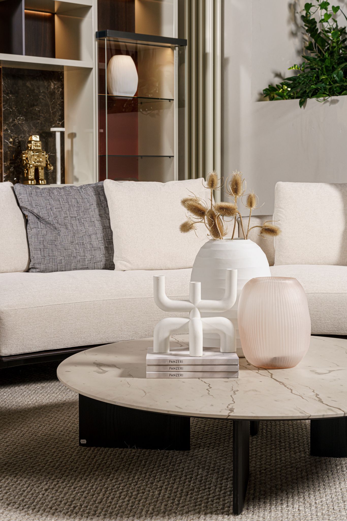 Poliform Журнальный столик Mush 120 Zecevo Marble от Poliform — в интерьере
