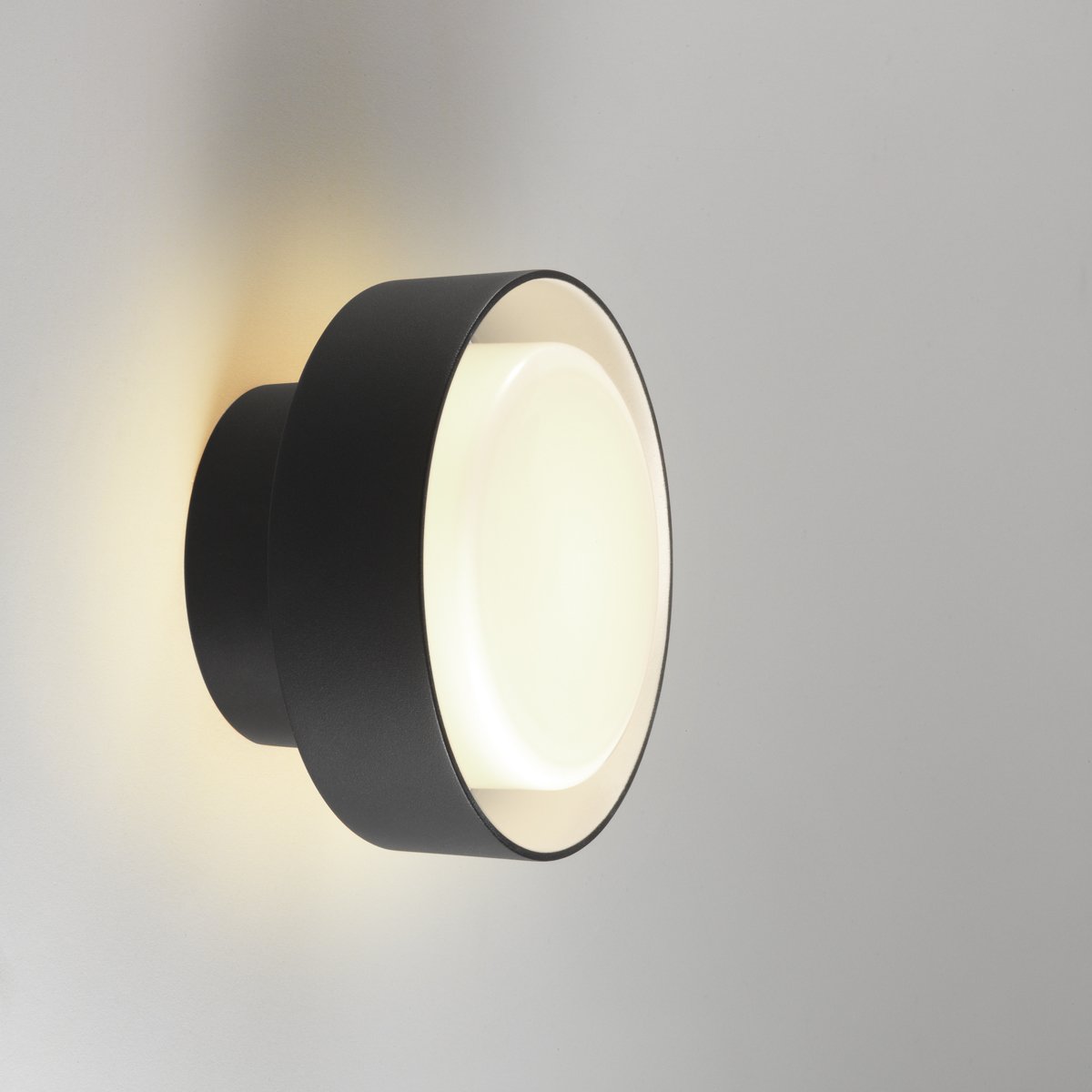 Marset Уличное бра Plaff-on! IP65 от Marset — в интерьере