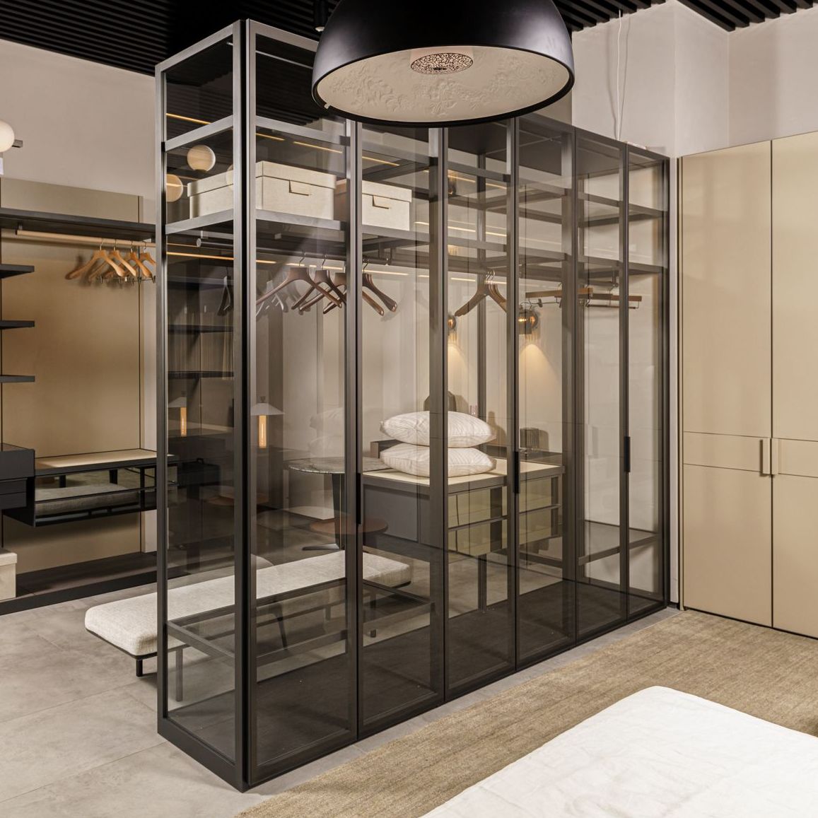 Poliform Шкаф Распашной Fitted от Poliform — в интерьере