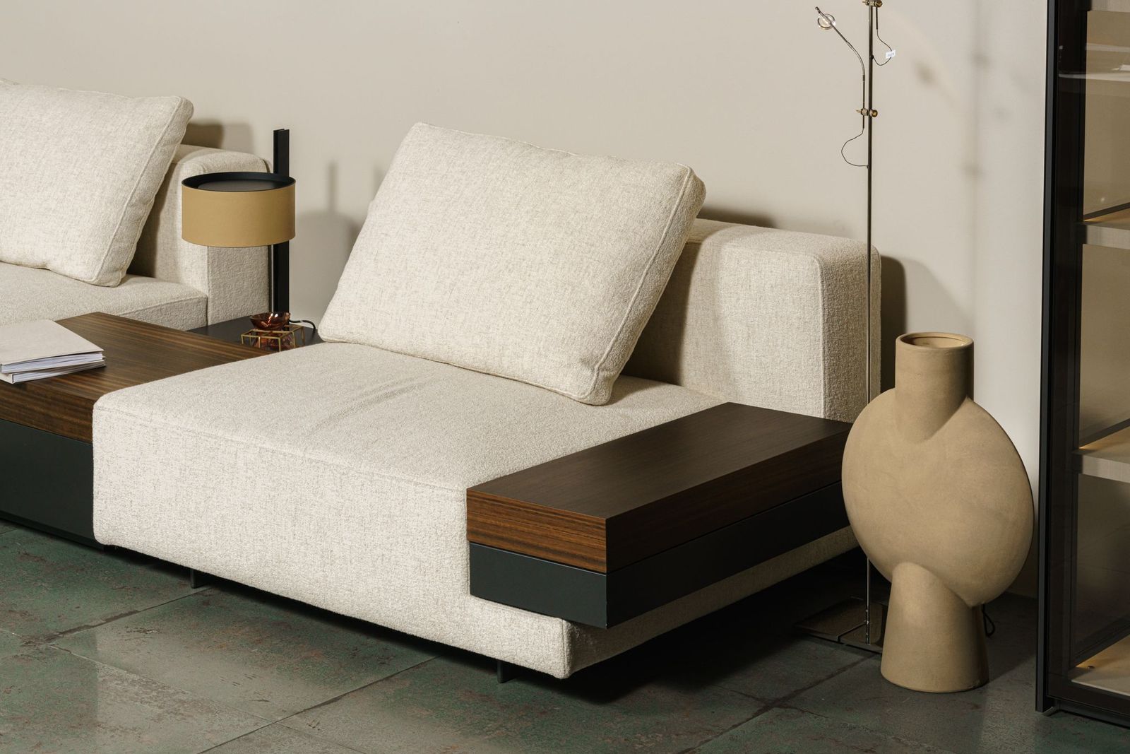 Molteni&C Диван Marteen со столиками от Molteni & C — в интерьере