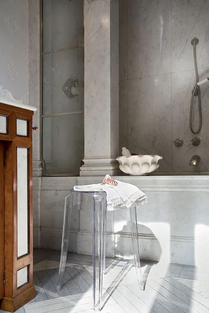 Kartell Барный стул Charle Ghost от Kartell — в интерьере