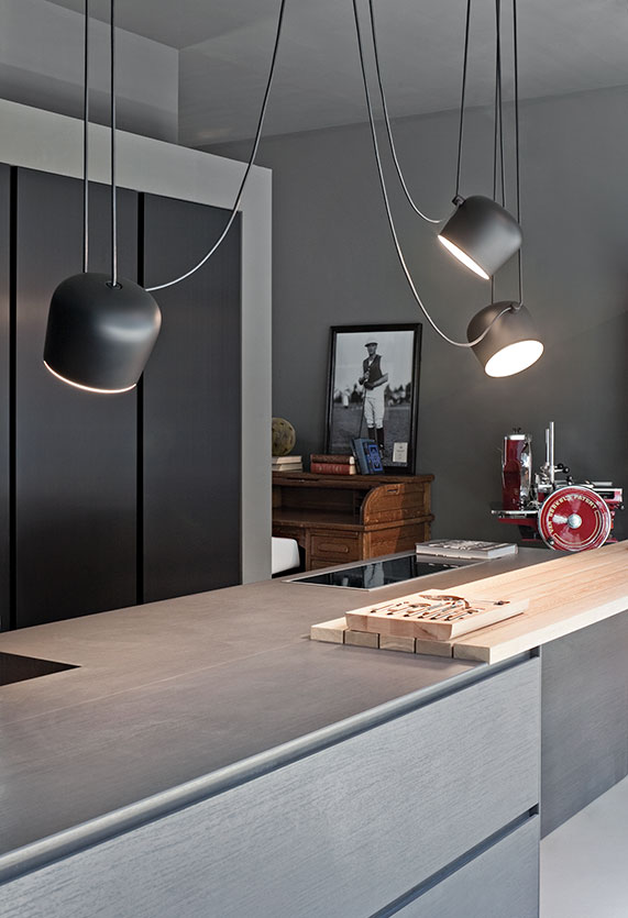 Flos Люстра Aim из 5 подвесов Black от Flos — в интерьере