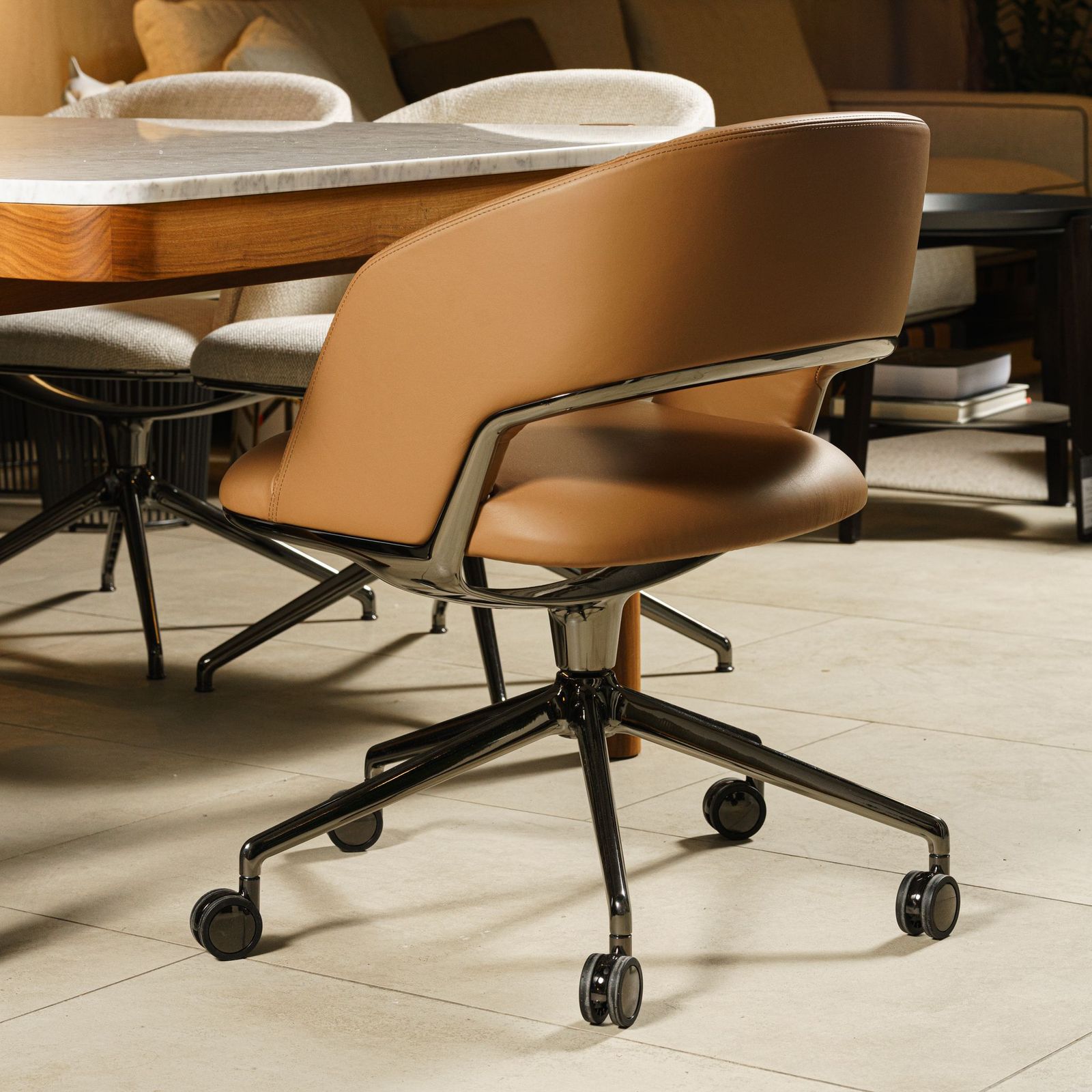 Flexform Кресло на колесиках Alma от Flexform — в интерьере