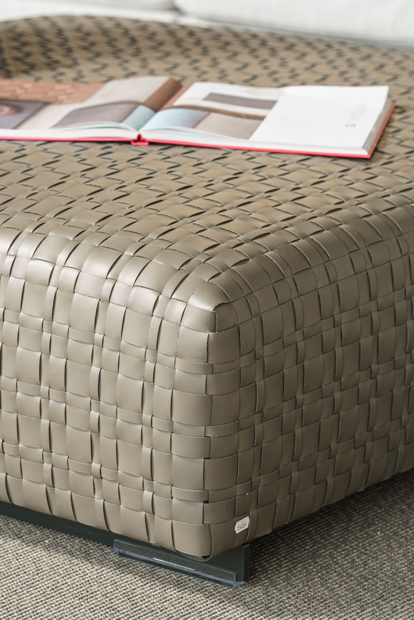 Flexform Пуф Bangkok Olive 120 от Flexform — в интерьере