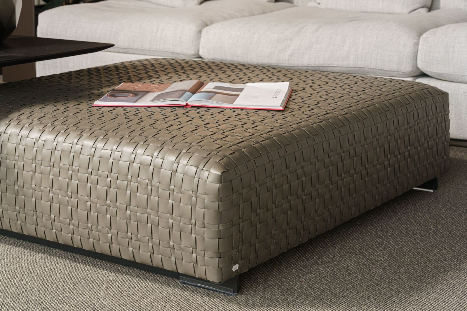 Flexform Пуф Bangkok Olive 120 от Flexform — в интерьере