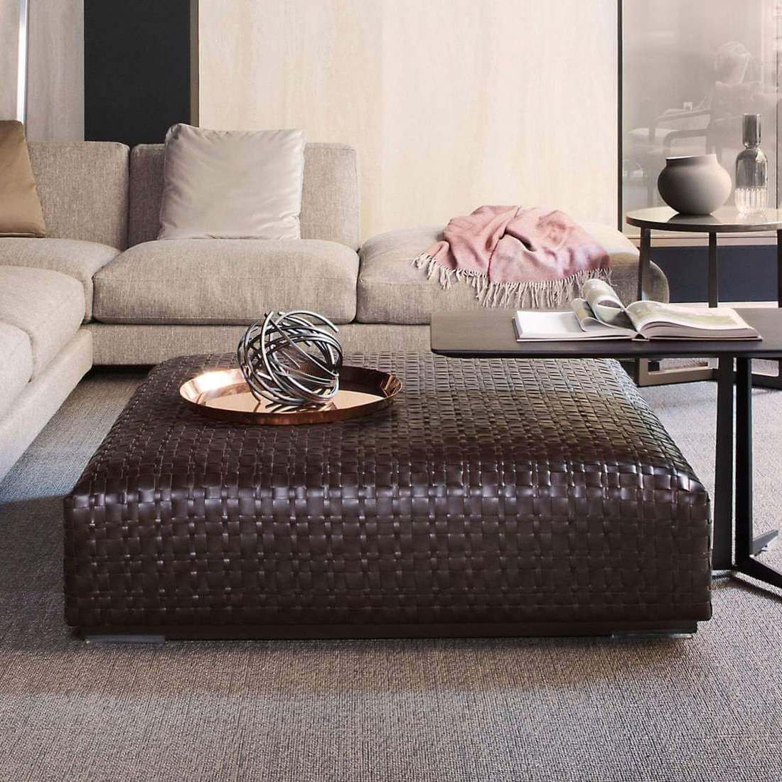 Flexform Пуф Bangkok Dark Brown 120 от Flexform — в интерьере
