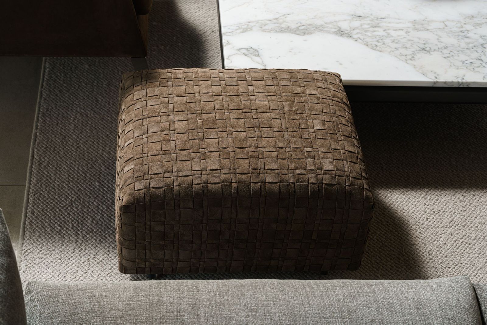 Flexform Пуф Bangkok 60*50 Suede Brown от Flexform — в интерьере