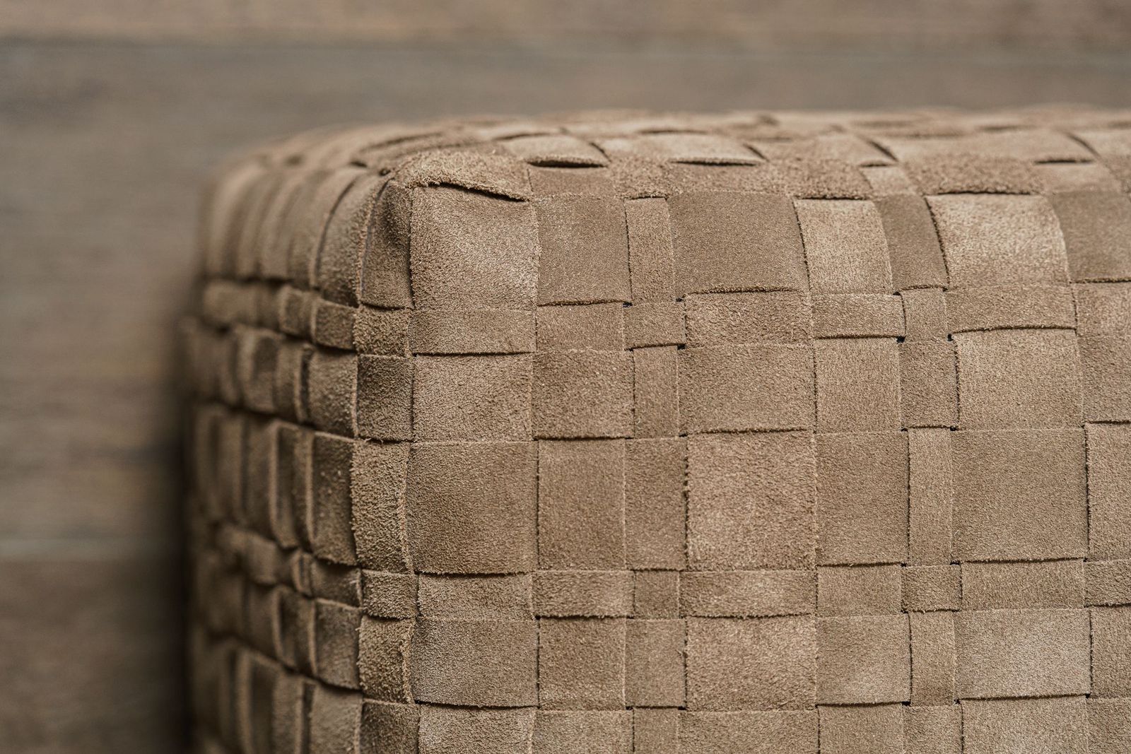 Flexform Пуф Bangkok 60*50 Suede Brown от Flexform — в интерьере