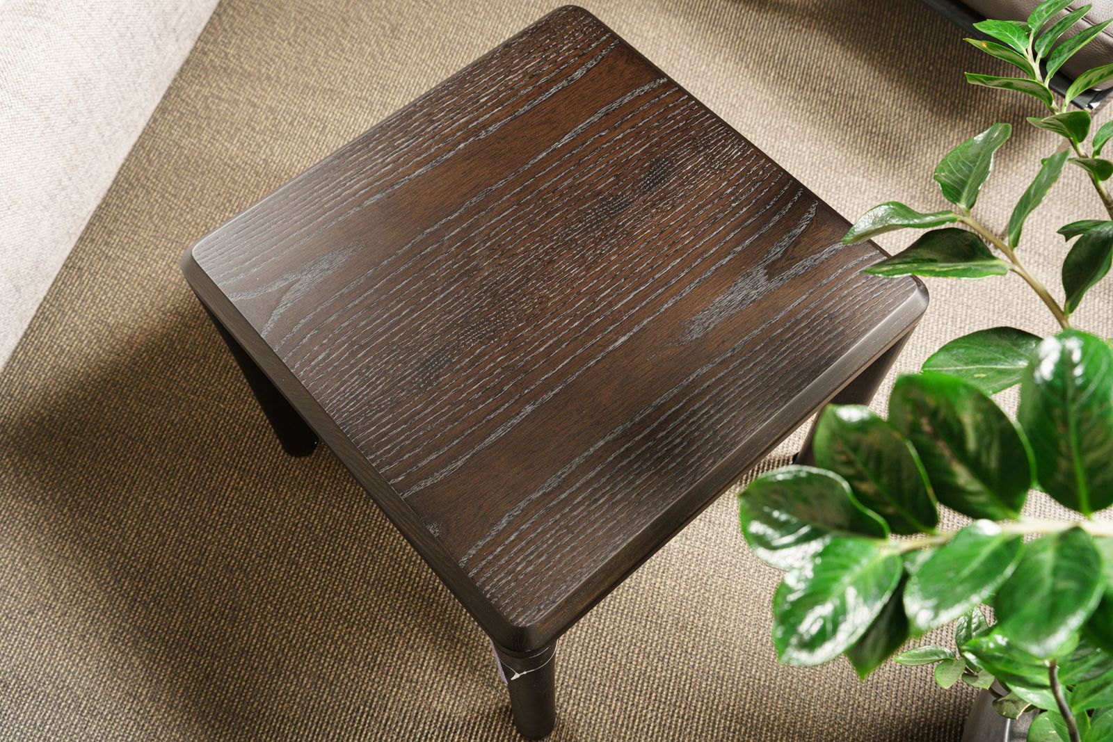 Flexform Журнальный столик Kobo Brown 40/54 от Flexform — в интерьере
