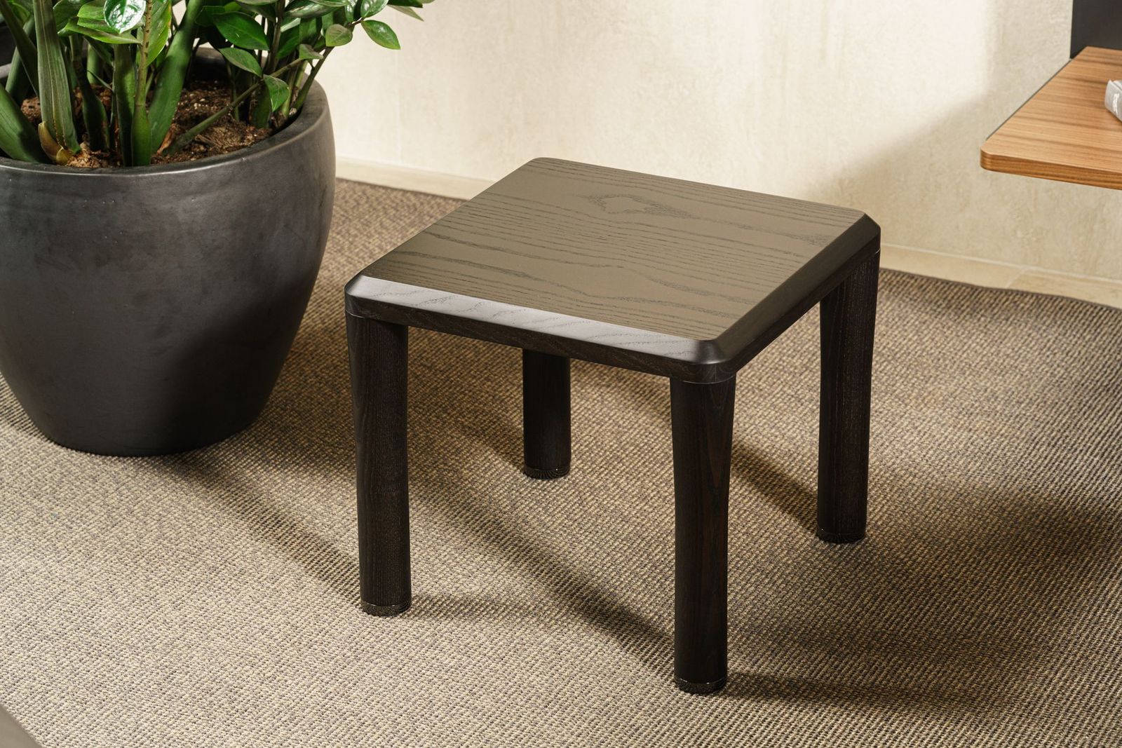 Flexform Журнальный столик Kobo Brown 40/54 от Flexform — в интерьере