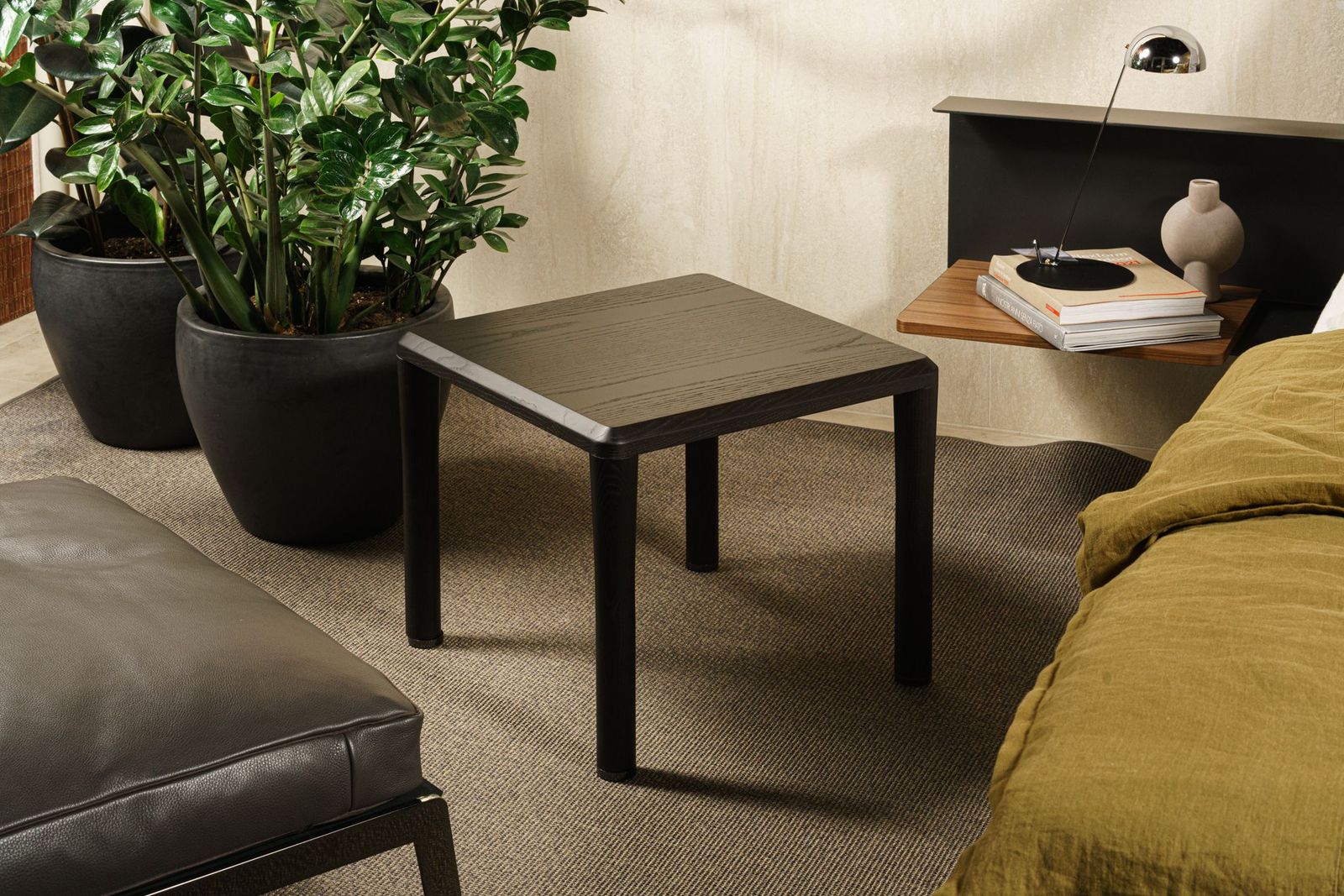 Flexform Журнальный столик Kobo Brown 40/54 от Flexform — в интерьере