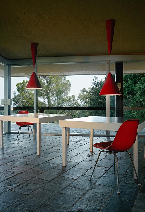 Flos Подвесной светильник Diabolo Cherry Red F2121035 от Flos — в интерьере