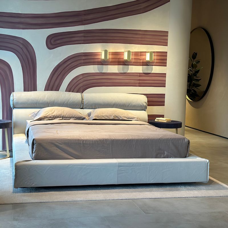 Baxter Кровать Miami Soft Kashmir Nuage от Baxter — в интерьере