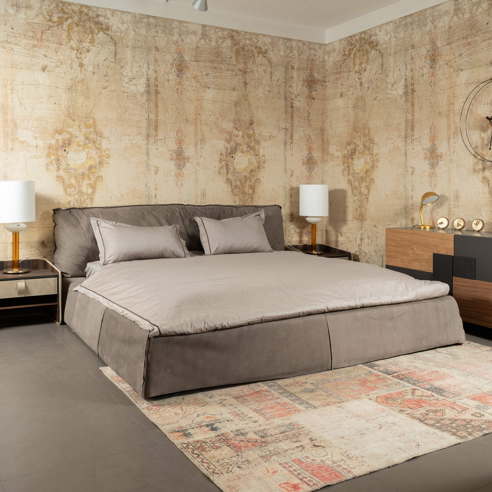 Baxter Кровать Paris Slim Kashmir Miel от Baxter — в интерьере