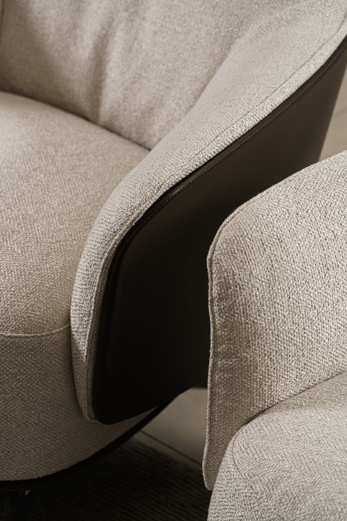 Poliform Кресло Kaori Caffee/Crema от Poliform — в интерьере