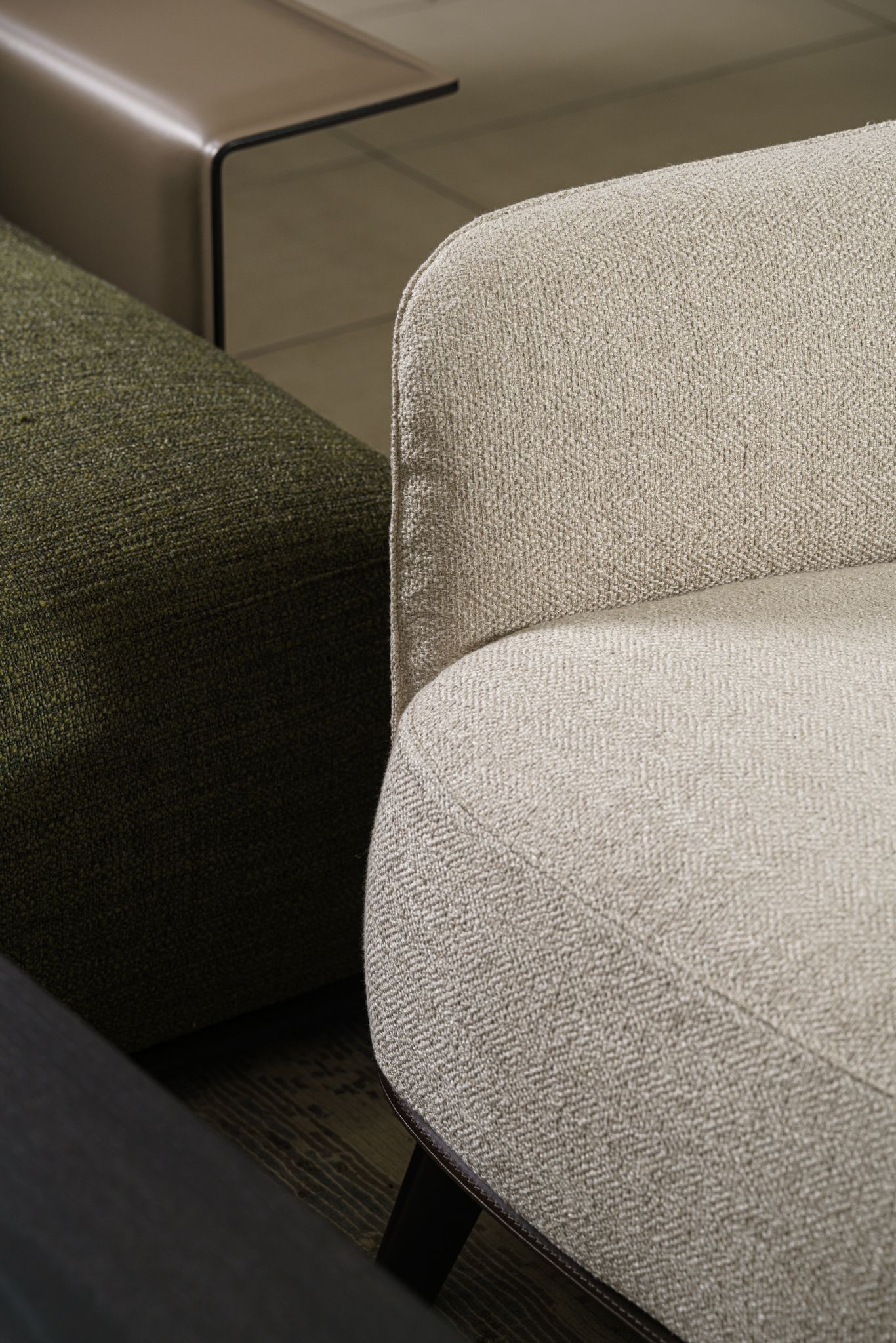 Poliform Кресло Kaori Caffee/Crema от Poliform — в интерьере