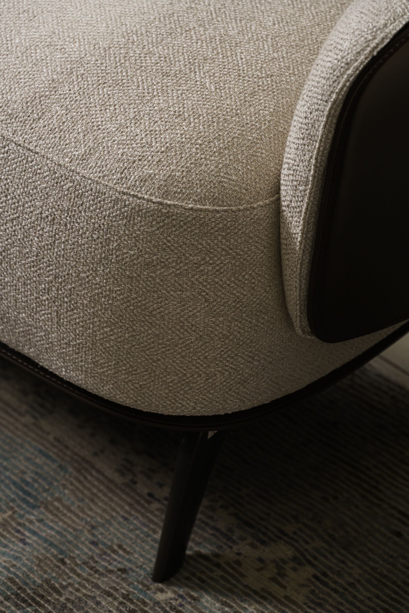 Poliform Кресло Kaori Caffee/Crema от Poliform — в интерьере
