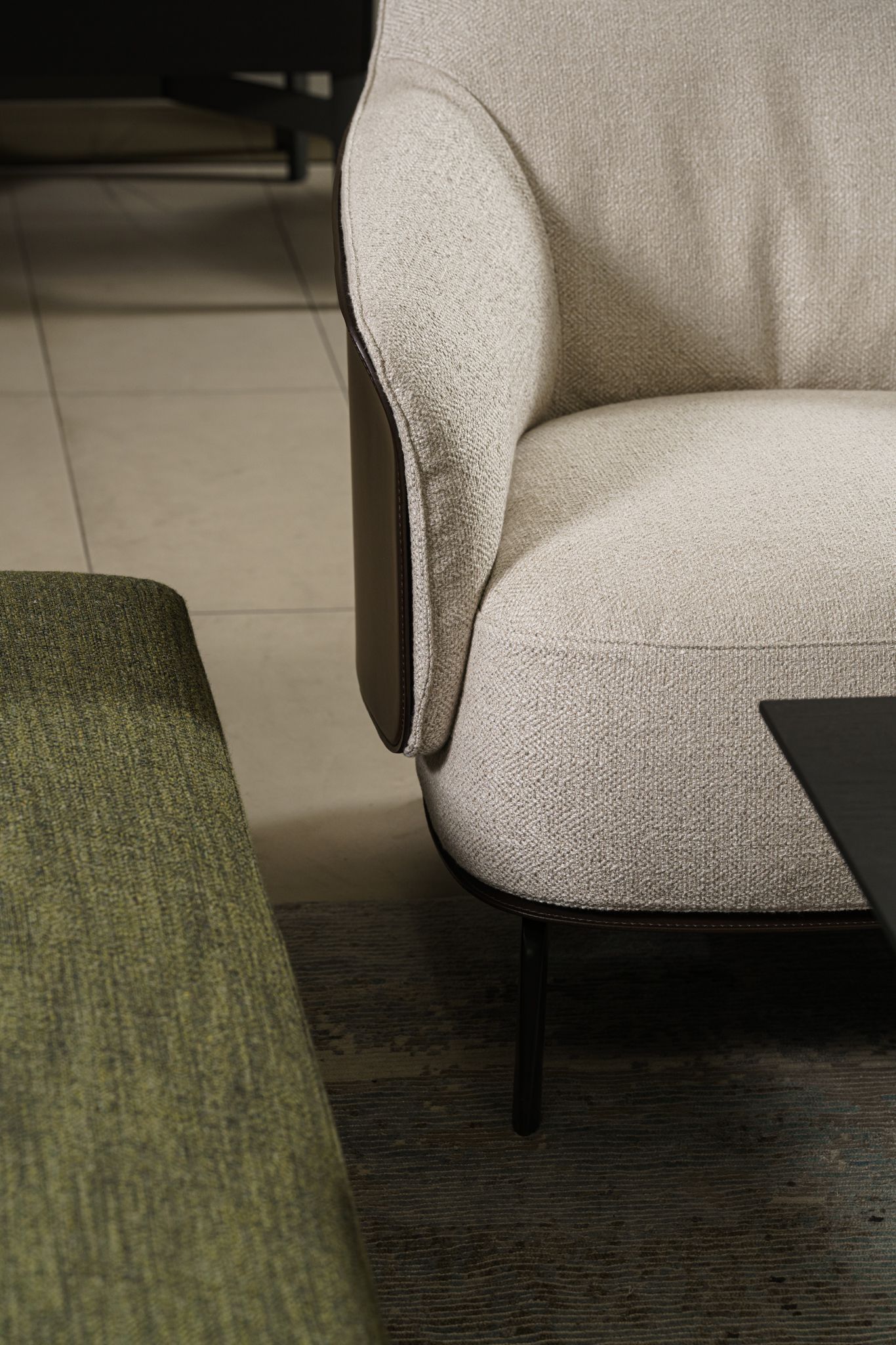 Poliform Кресло Kaori Caffee/Crema от Poliform — в интерьере