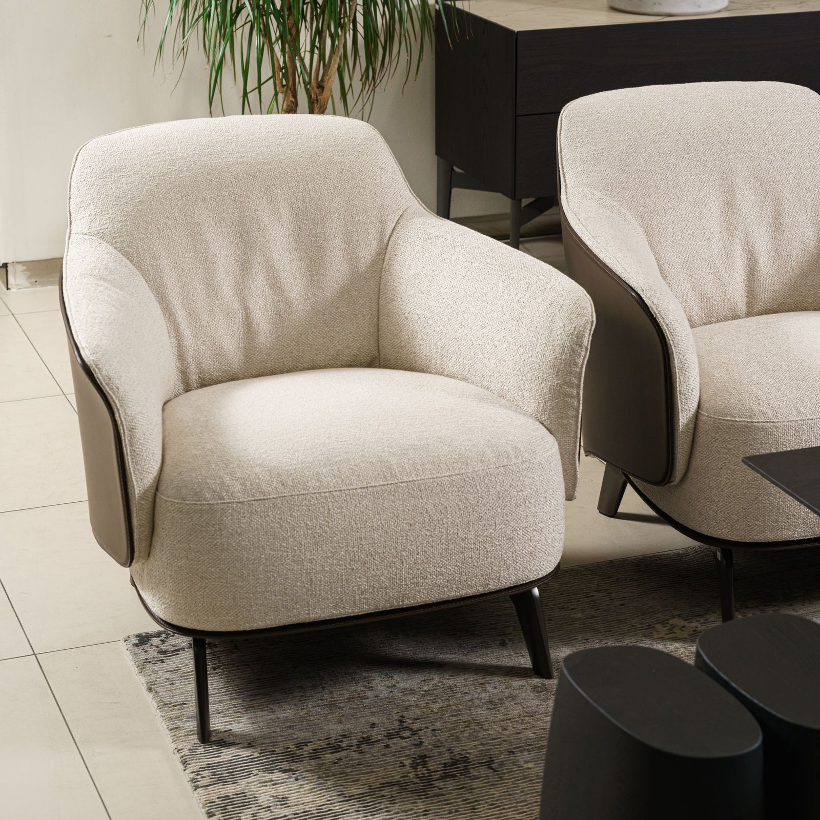 Poliform Кресло Kaori Caffee/Crema от Poliform — в интерьере