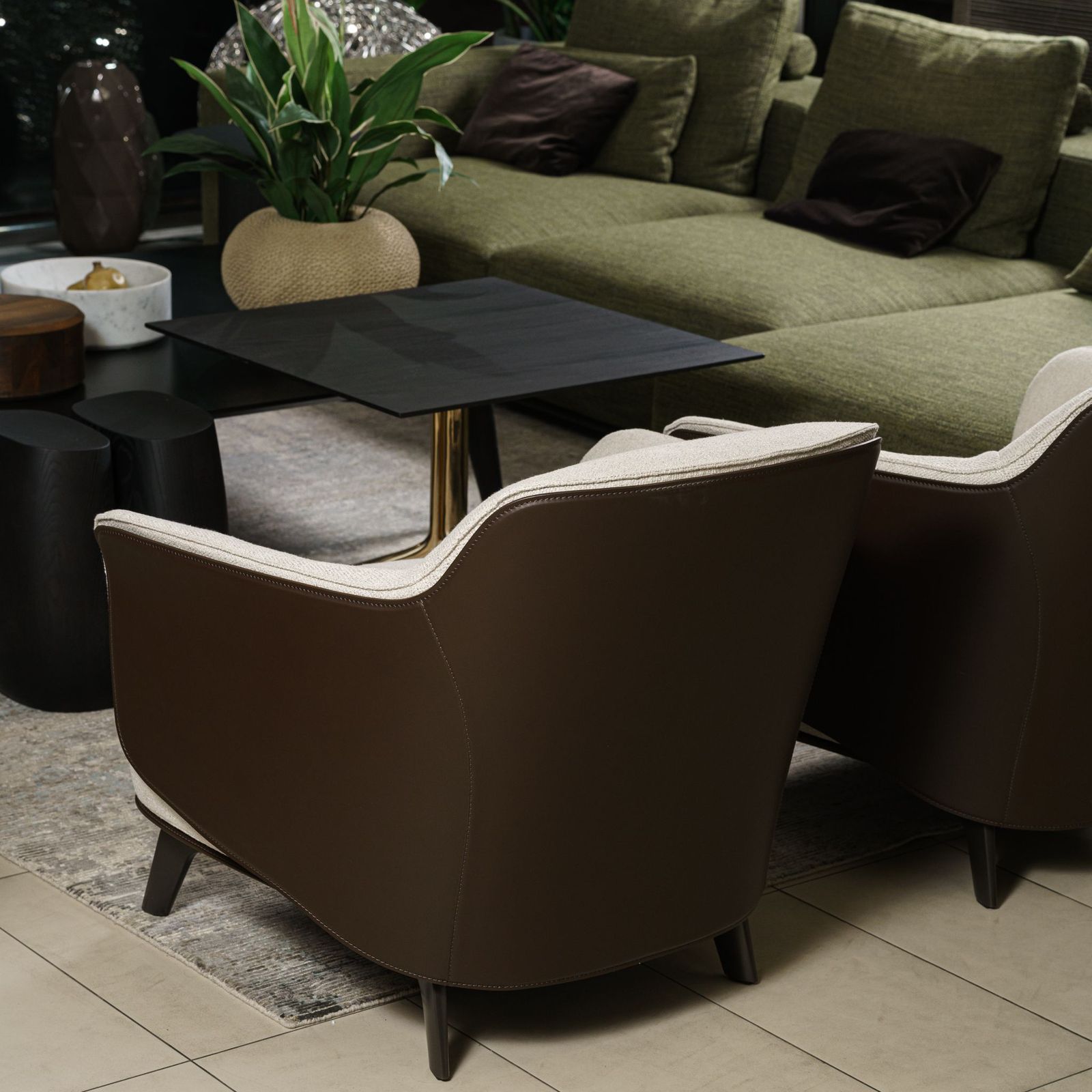 Poliform Кресло Kaori Caffee/Crema от Poliform — в интерьере