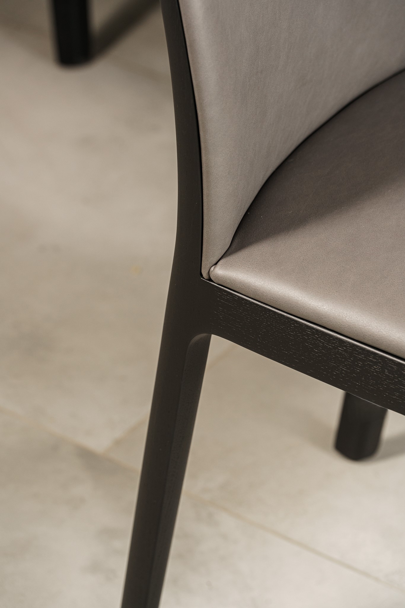 Molteni&C Стул Tea Leather Siria 1291/oak black от Molteni & C — в интерьере