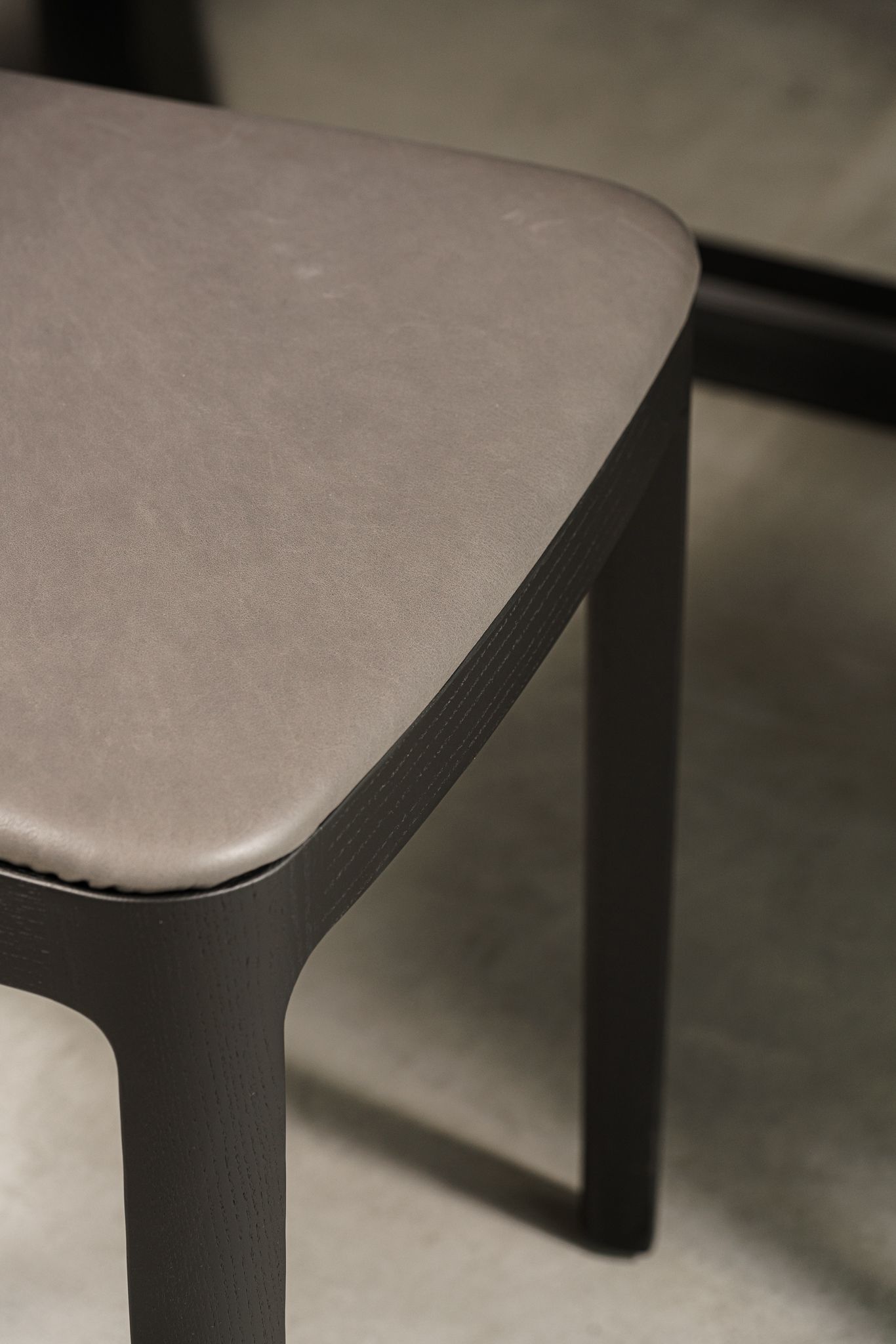 Molteni&C Стул Tea Leather Siria 1291/oak black от Molteni & C — в интерьере