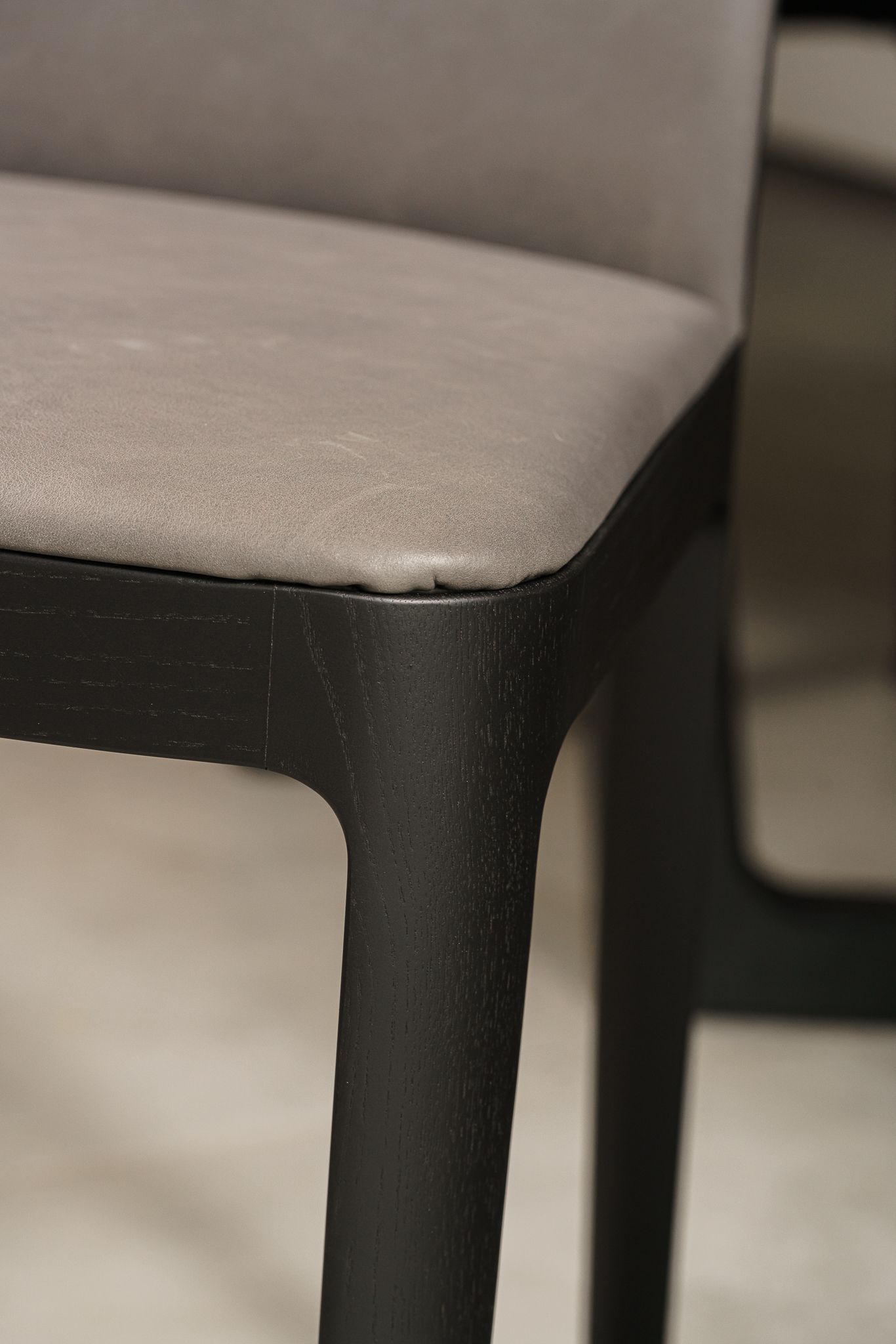 Molteni&C Стул Tea Leather Siria 1291/oak black от Molteni & C — в интерьере