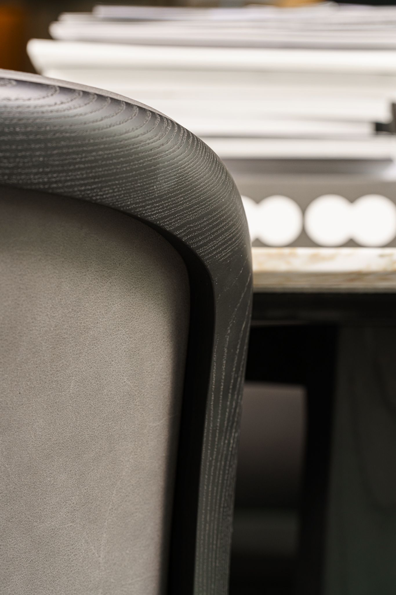 Molteni&C Стул Tea Leather Siria 1291/oak black от Molteni & C — в интерьере