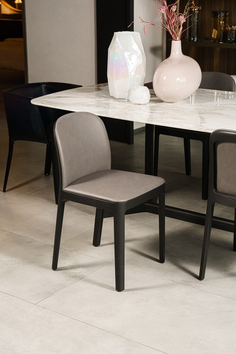 Molteni&C Стул Tea Leather Siria 1291/oak black от Molteni & C — в интерьере