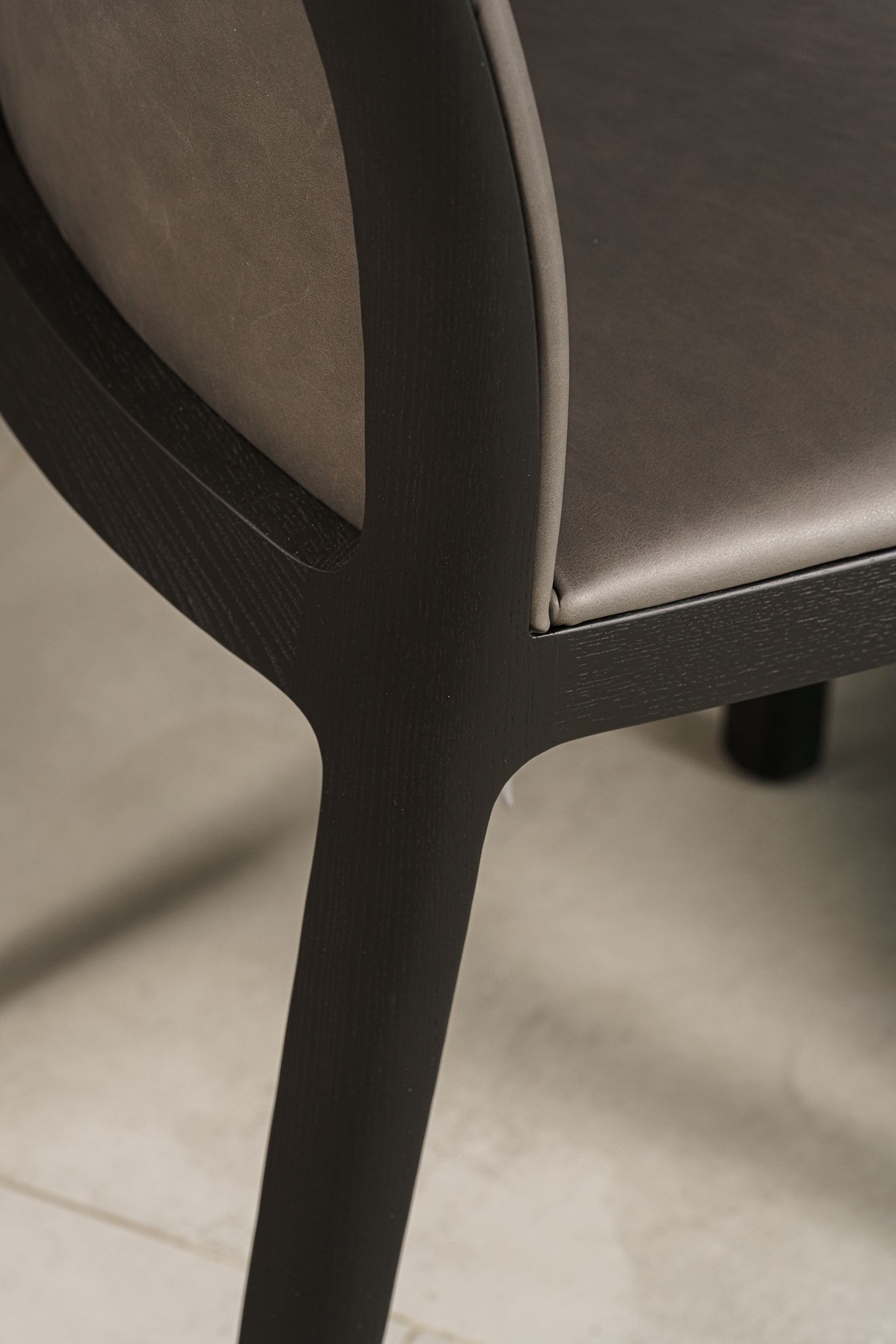 Molteni&C Стул Tea Leather Siria 1291/oak black от Molteni & C — в интерьере