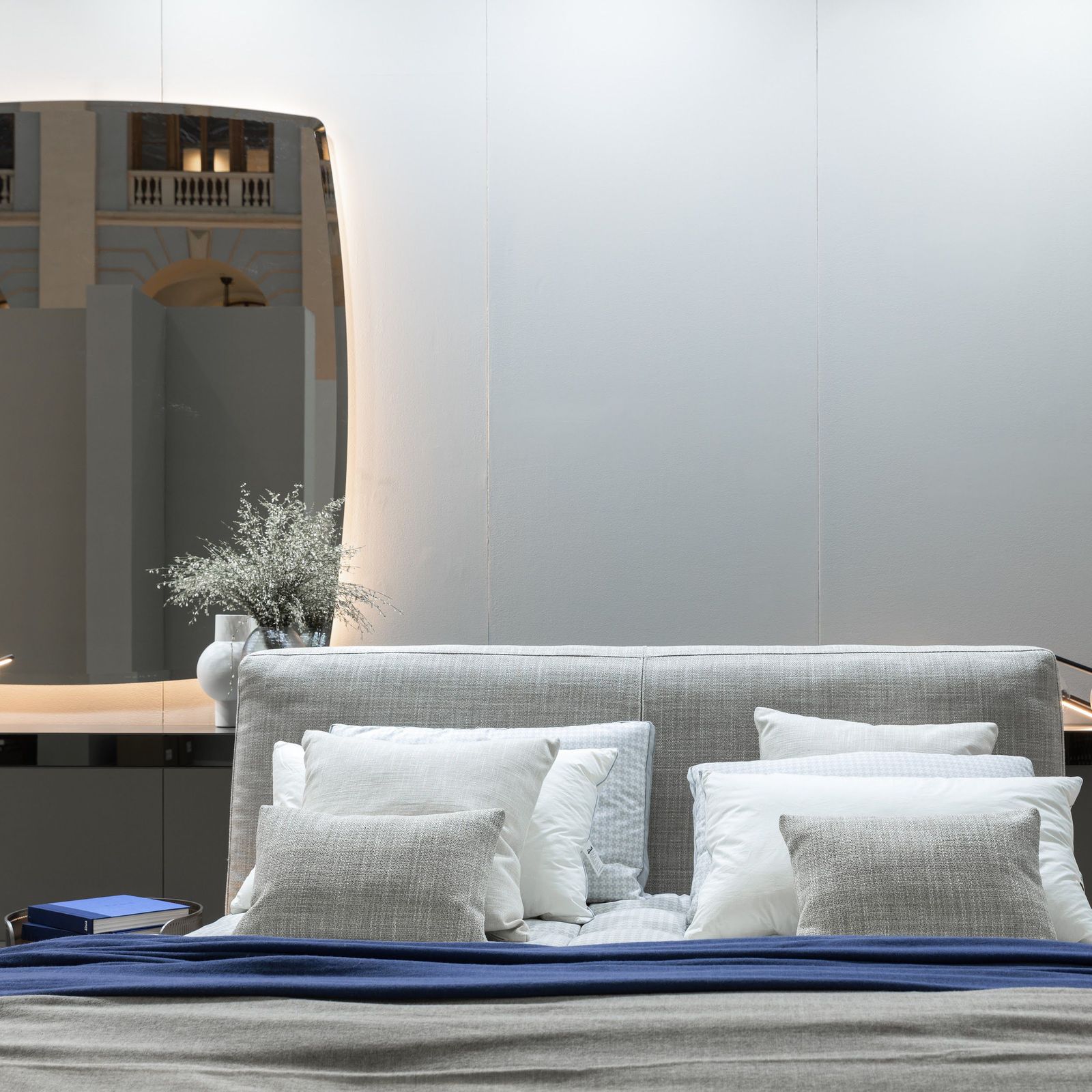 Flou Зеркало с подсветкой Olivier 180 от Flou — в интерьере