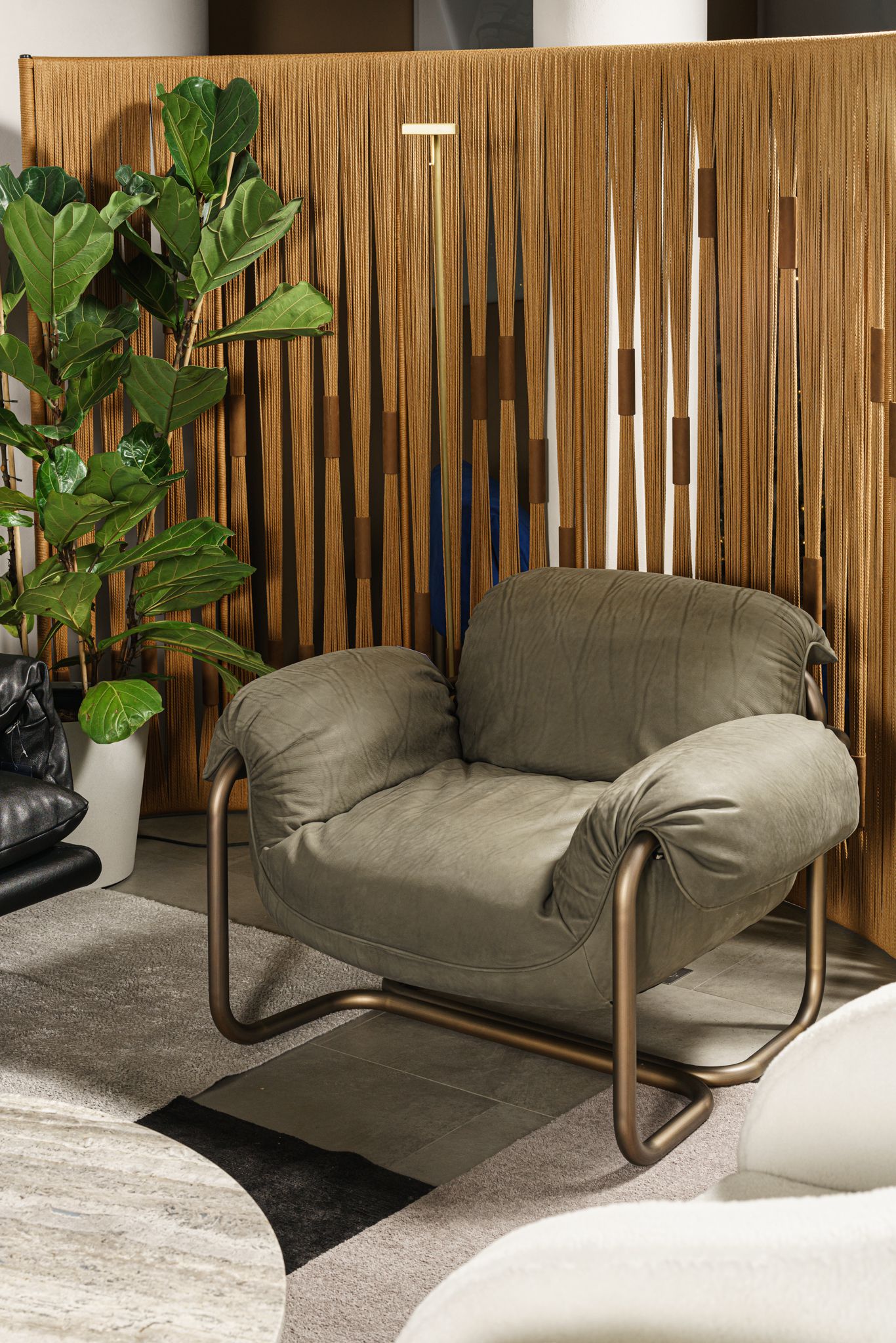 Baxter Кресло So Good Plume Mat Leather от Baxter — в интерьере