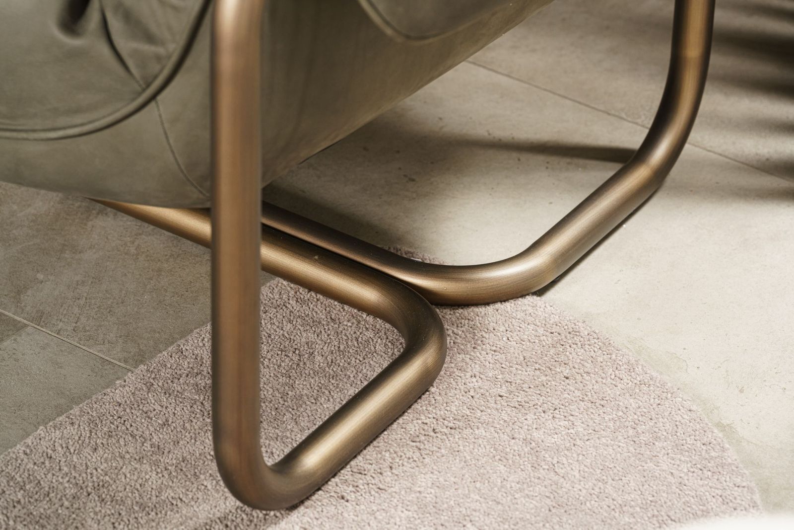 Baxter Кресло So Good Plume Mat Leather от Baxter — в интерьере