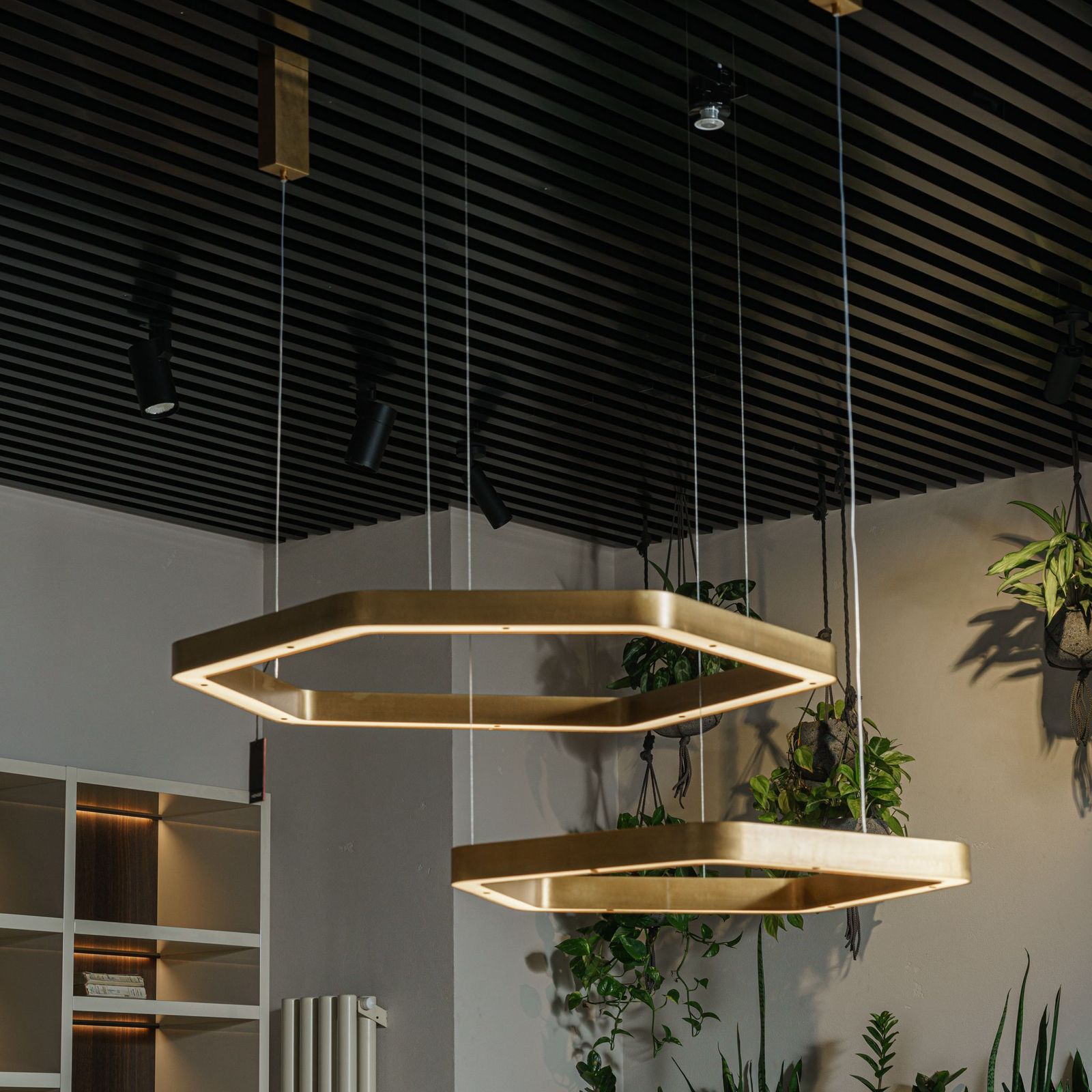 Henge Люстра Ring Horizontal Polygonal 70 от Henge — в интерьере