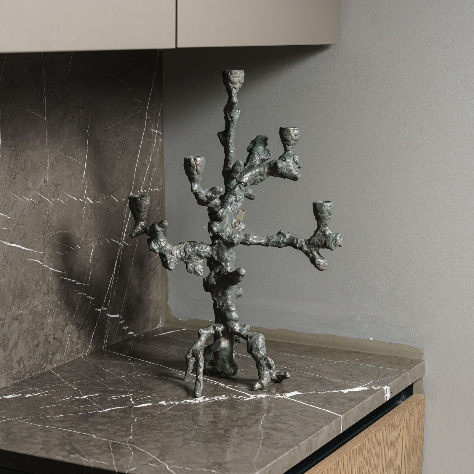 Polspotten Подсвечник Apple Tree Graphite от Polspotten — в интерьере