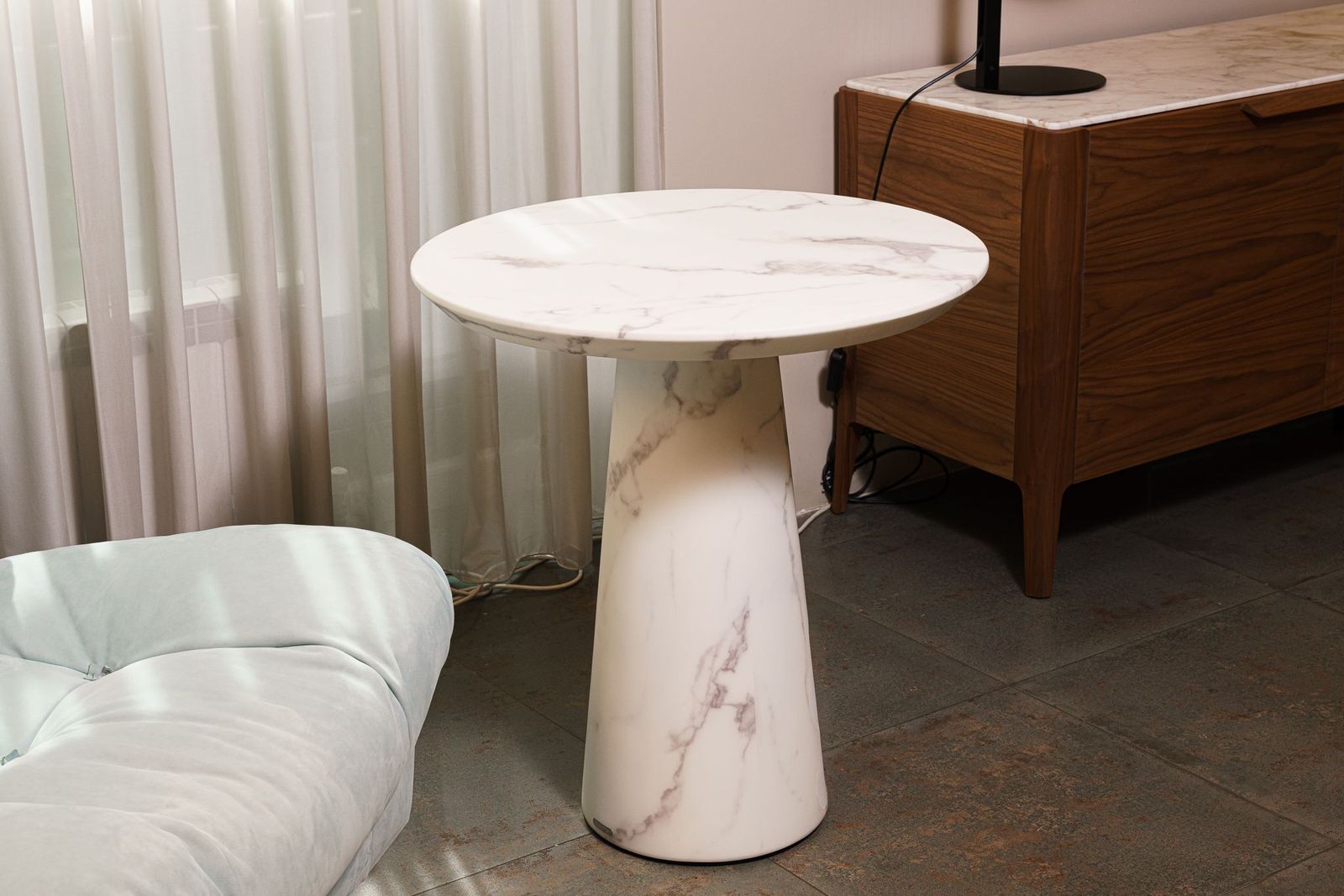 Polspotten Столик бистро Disc Marble Look White от Polspotten — в интерьере