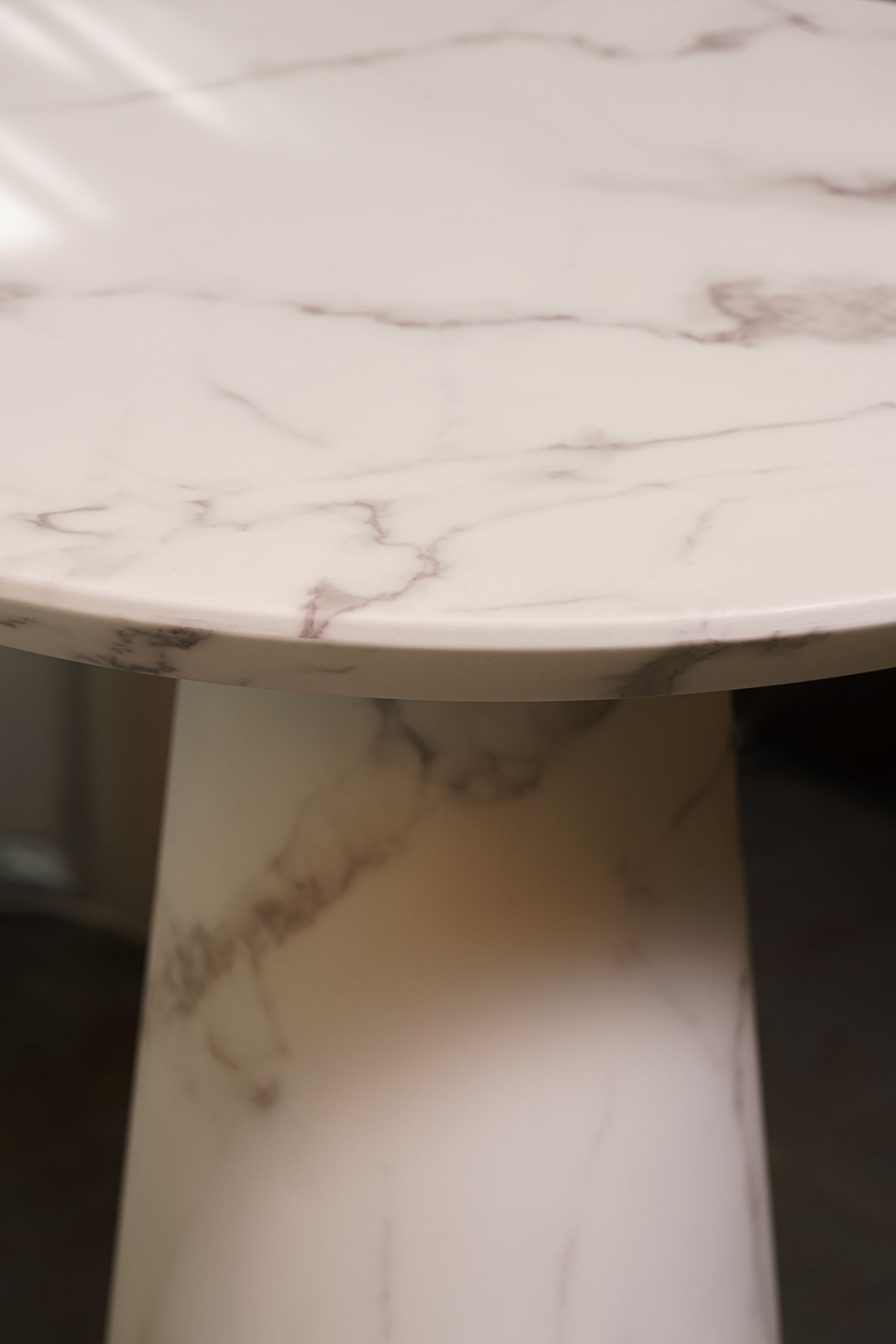 Polspotten Столик бистро Disc Marble Look White от Polspotten — в интерьере