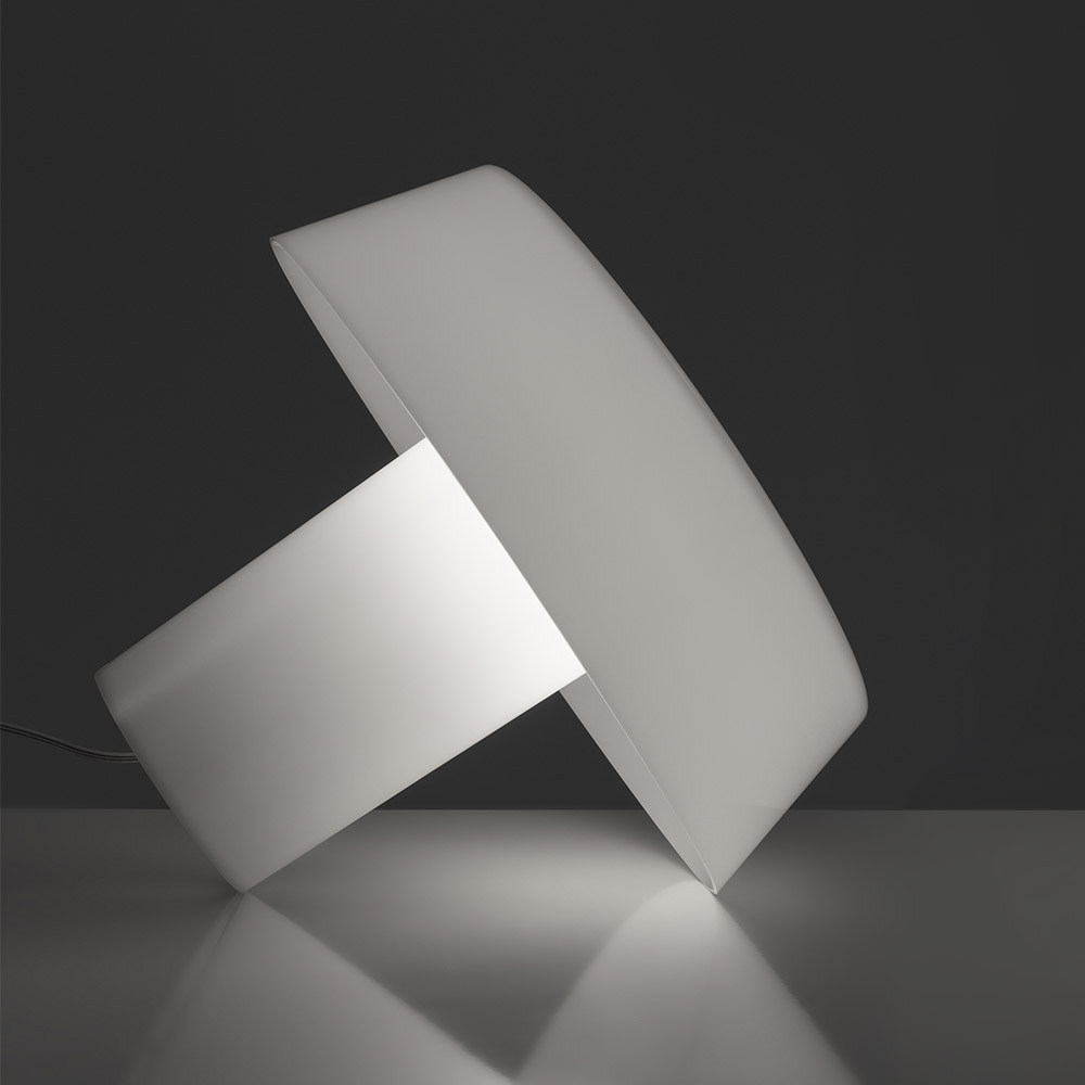 Artemide Настольная лампа Amami от Artemide — в интерьере