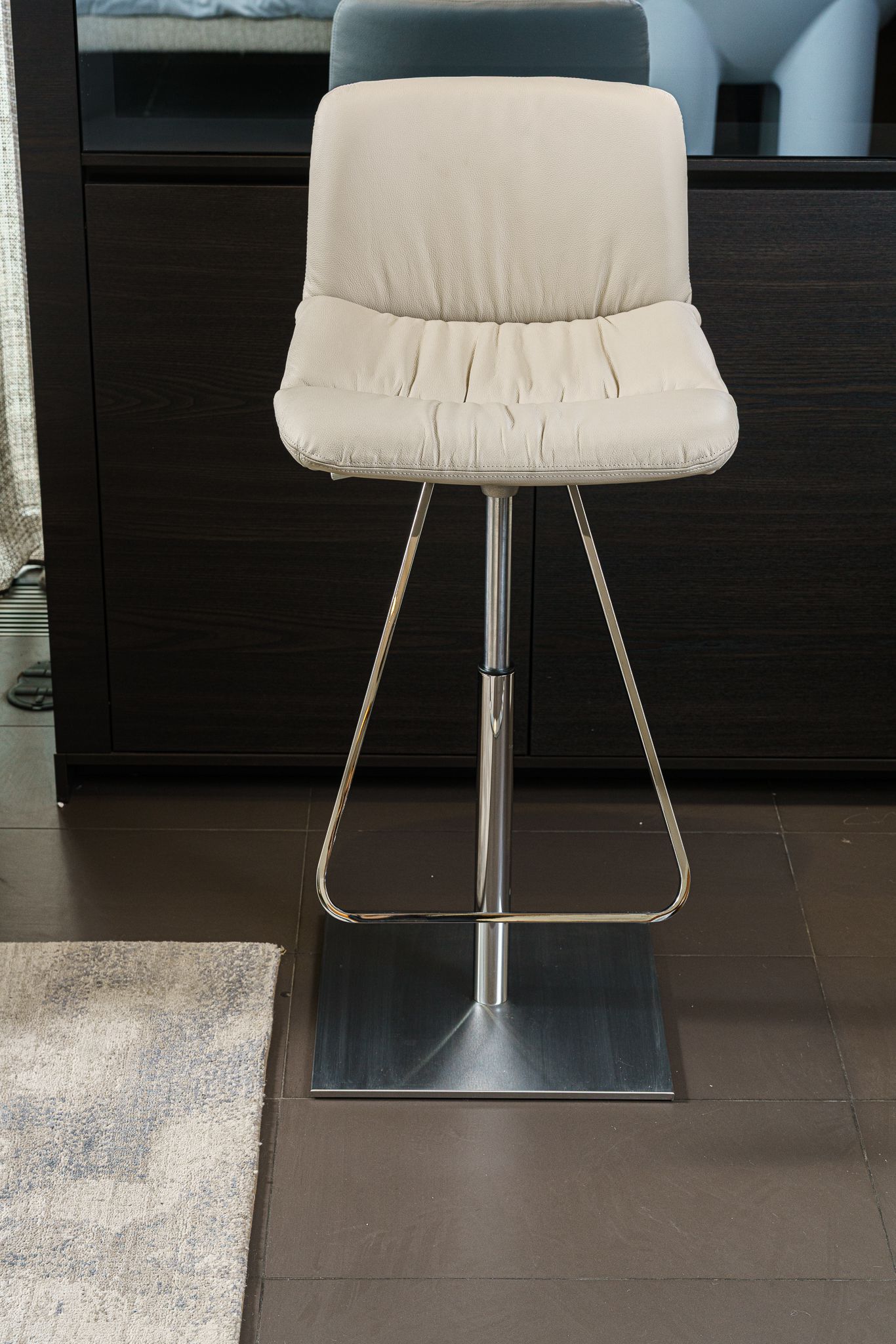 Cattelan Italia Стул барный на алюминиевой базе Axel от Cattelan Italia — в интерьере