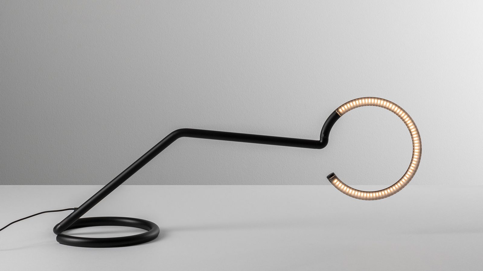 Artemide Настольная лампа Vine от Artemide — в интерьере