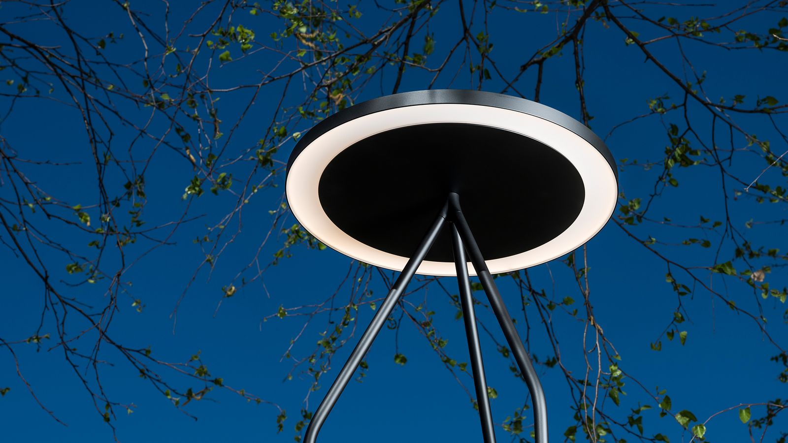 Artemide Торшер Trilix от Artemide — в интерьере