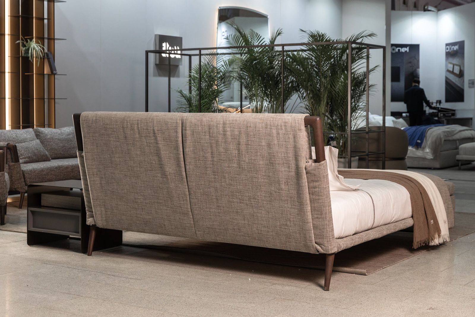 Flou Кровать Gaudi 867 chris nove от Flou — в интерьере