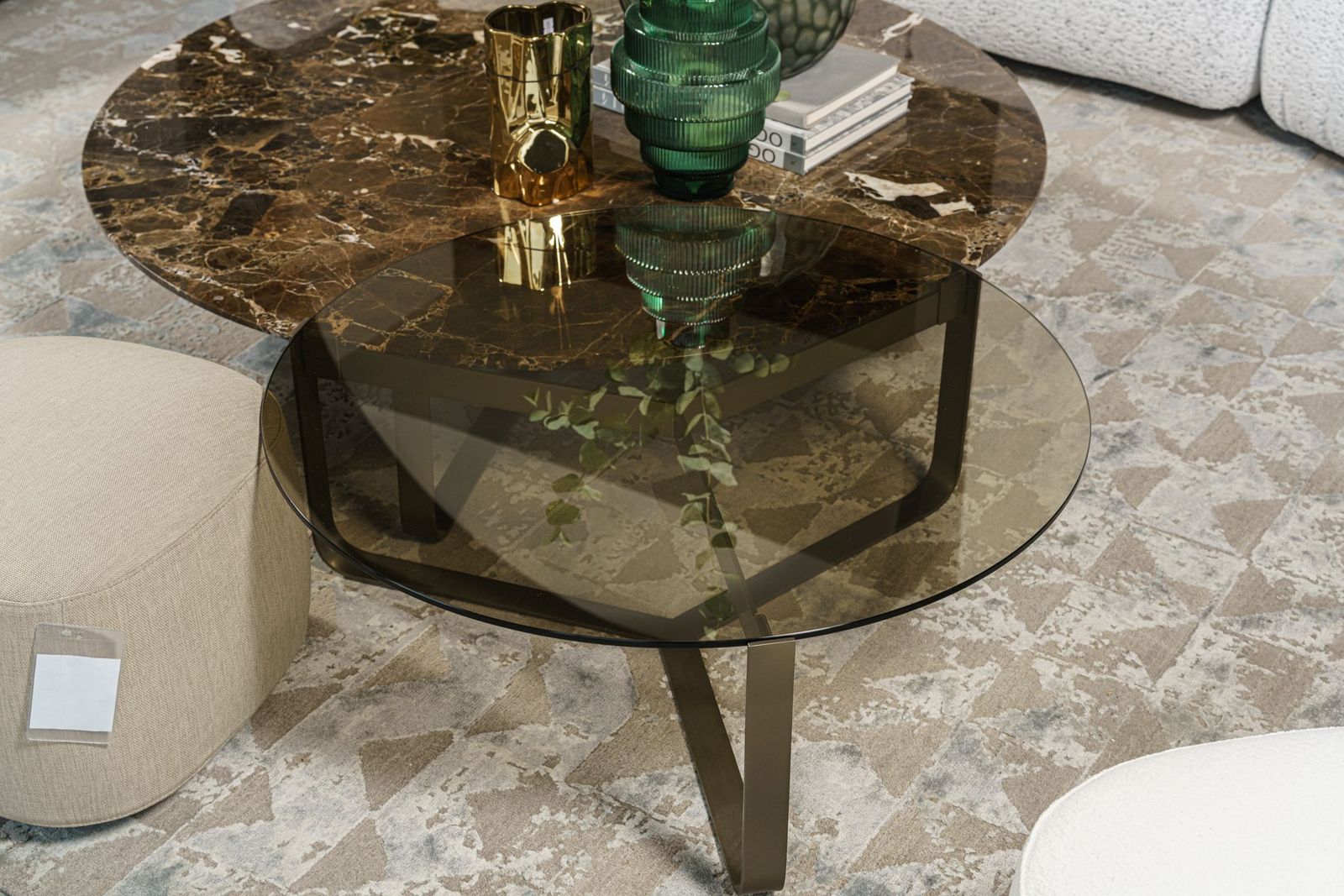 Flou Журнальный столик Yari 80 Bronzed Glass от Flou — в интерьере