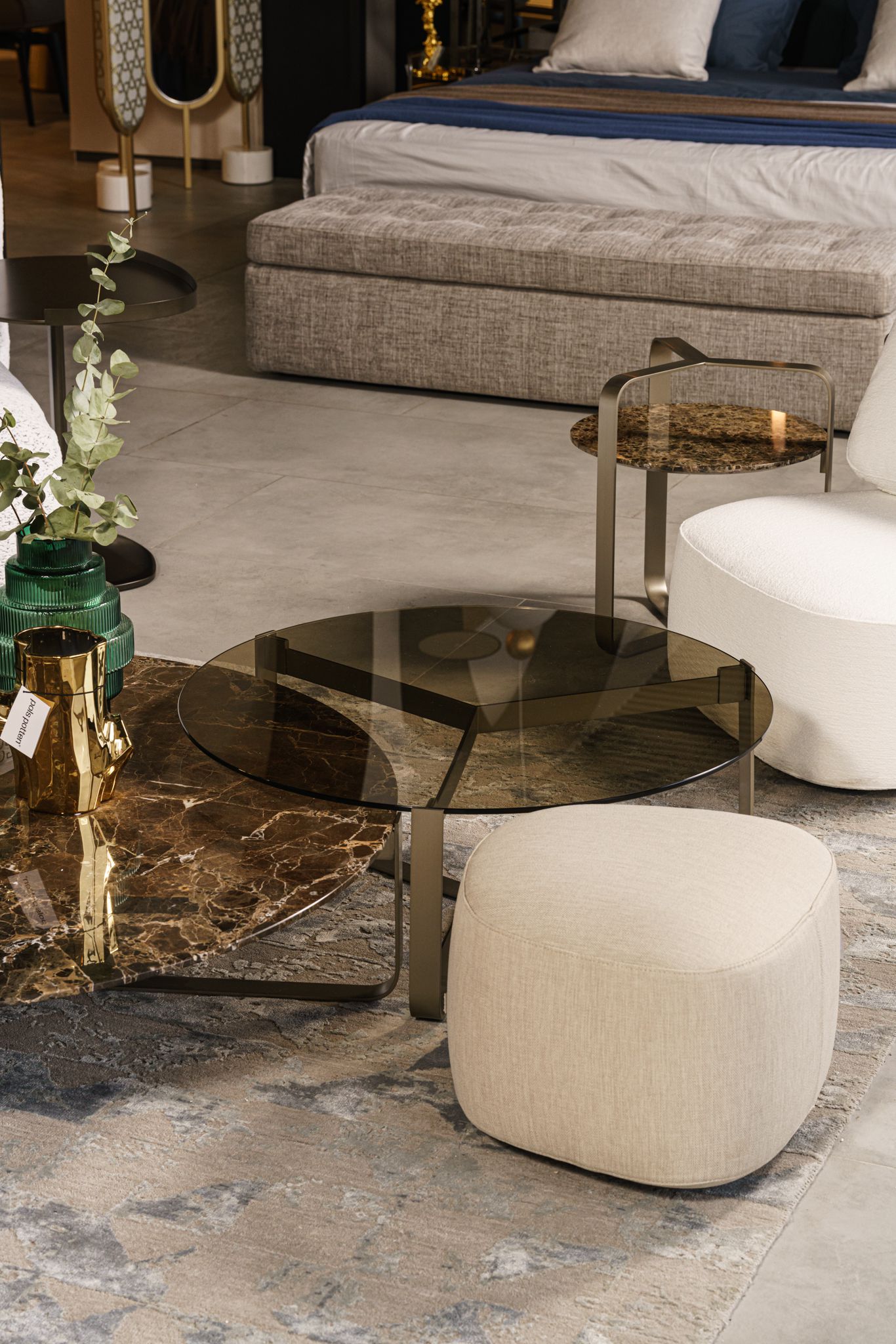 Flou Журнальный столик Yari 80 Bronzed Glass от Flou — в интерьере