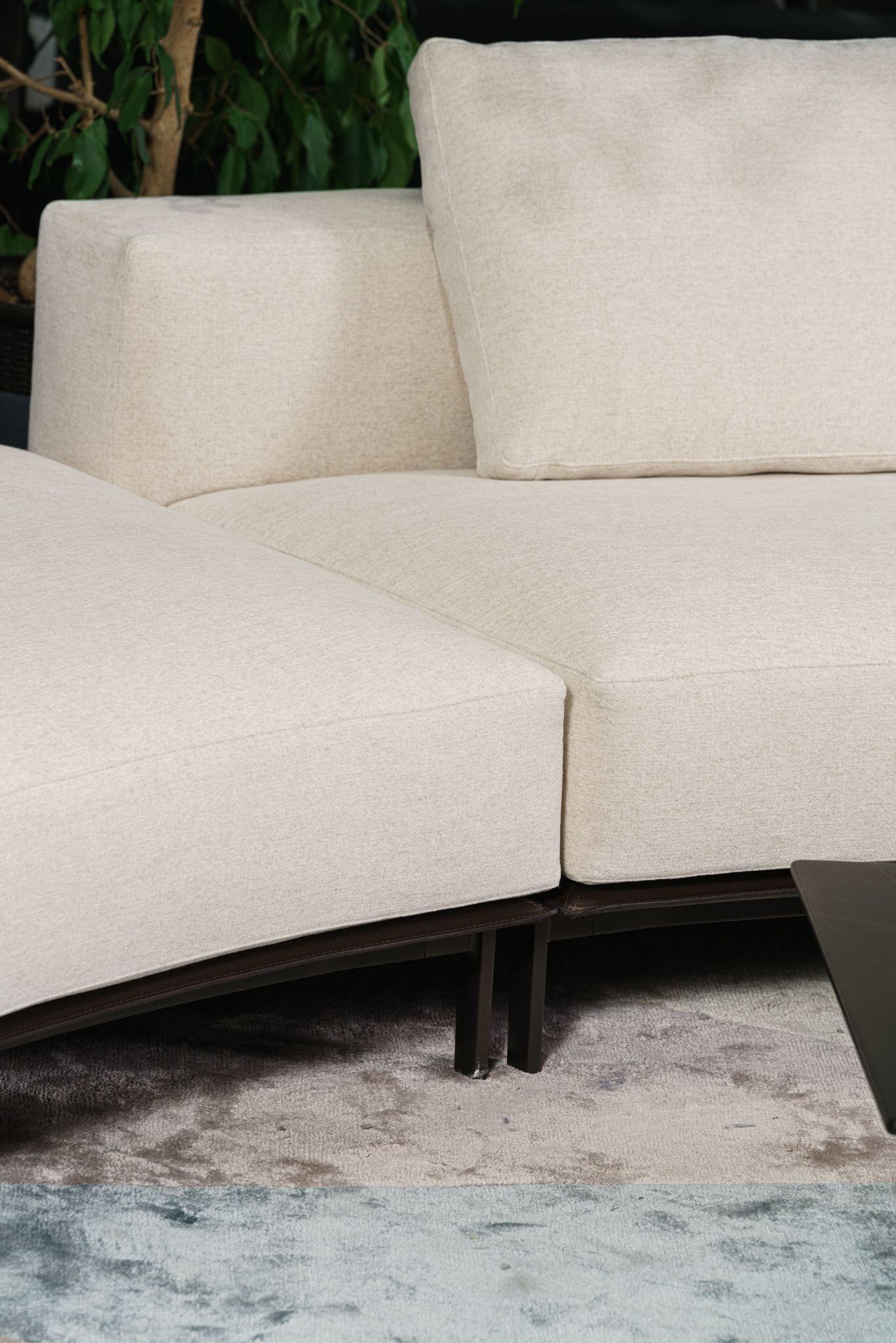 Poliform Диван Brera Naxos 18 Canapa от Poliform — в интерьере