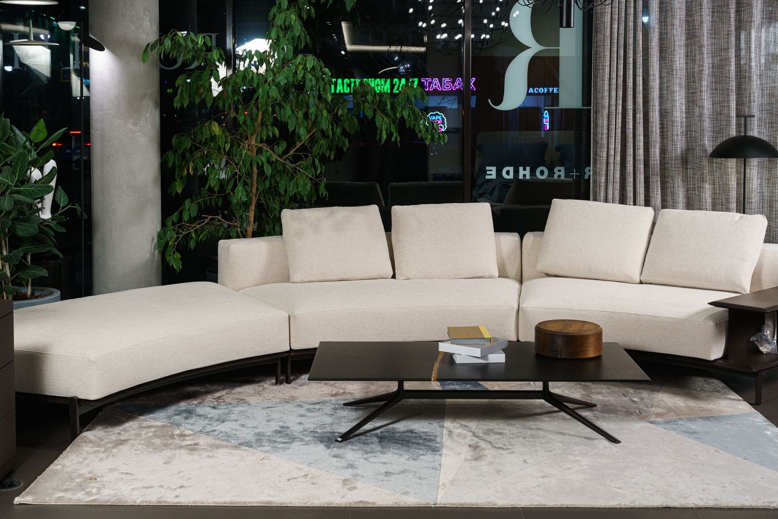 Poliform Диван Brera Naxos 18 Canapa от Poliform — в интерьере