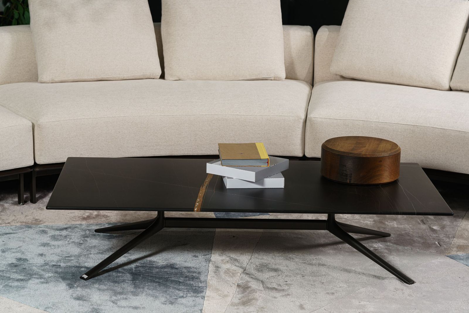 Poliform Диван Brera Naxos 18 Canapa от Poliform — в интерьере