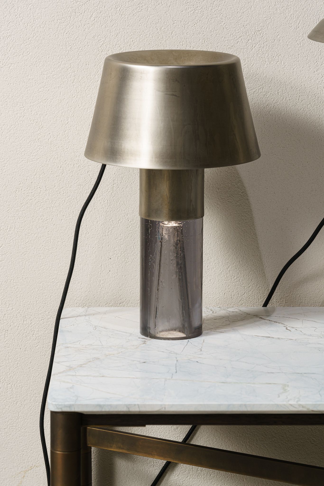 Henge Настольная лампа Ghost Lamp Table 38 от Henge — в интерьере