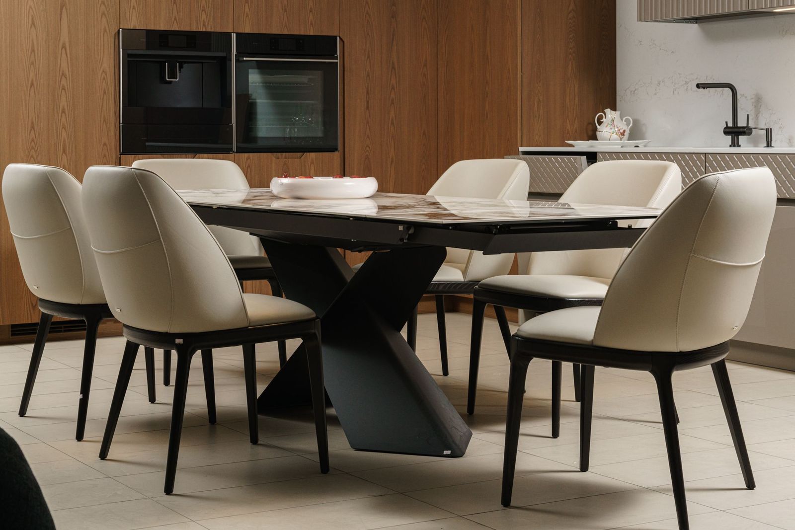 Cattelan Italia Стол Tyron Keramik Drive KM12 Brecia от Cattelan Italia — в интерьере