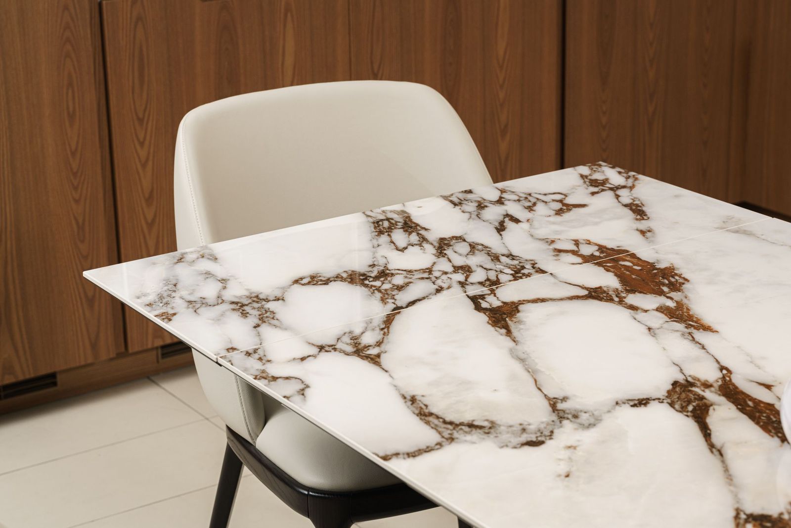 Cattelan Italia Стол Tyron Keramik Drive KM12 Brecia от Cattelan Italia — в интерьере